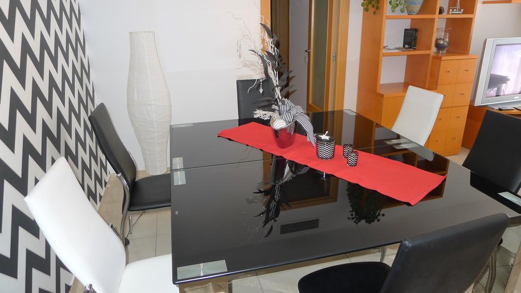 Alexandra'S Beach-Port Badalona Room photo