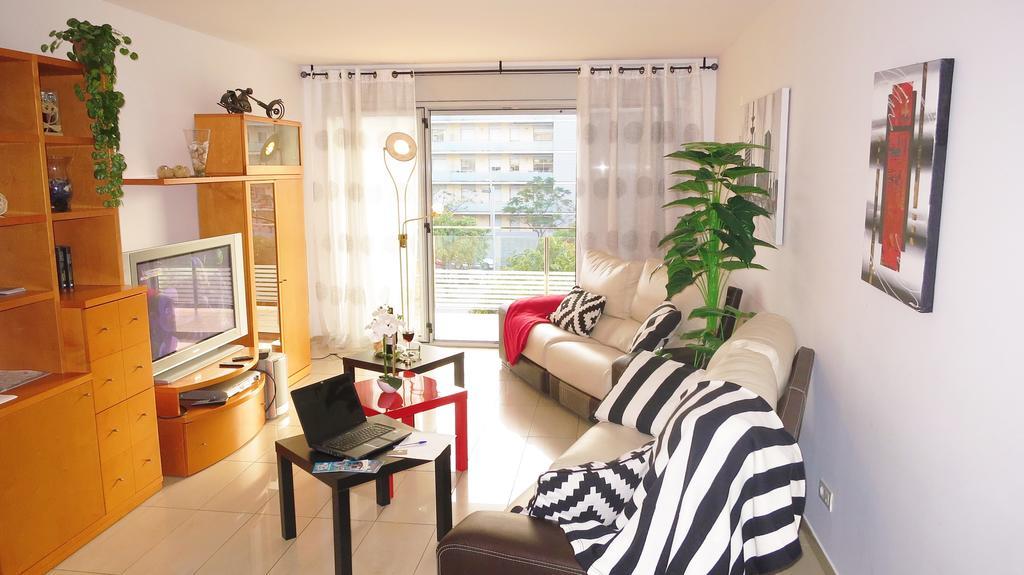 Alexandra'S Beach-Port Badalona Room photo