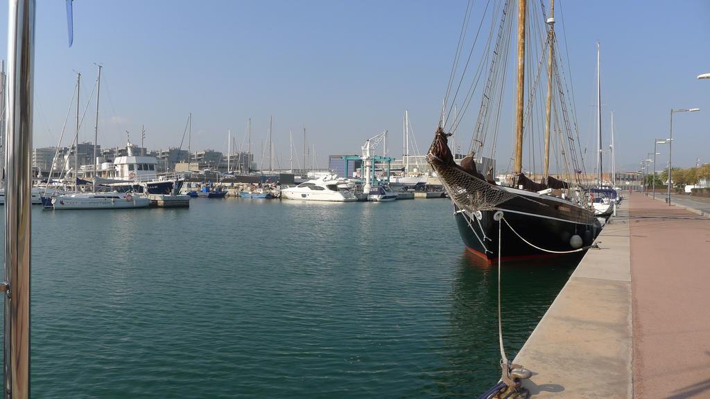 Alexandra'S Beach-Port Badalona Room photo